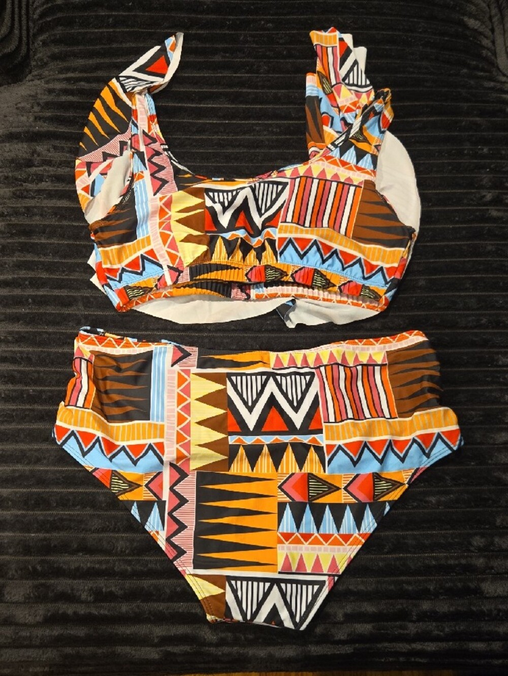 Colorful Geometric Ruffle Bikini Set - Picture 2 of 6